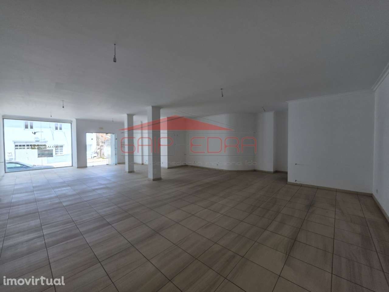 Loja junto estação Guarda ideal apartamento ou comércio - Grande imagem: 2/20