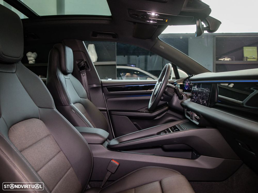Porsche Macan Electric 4 - 37
