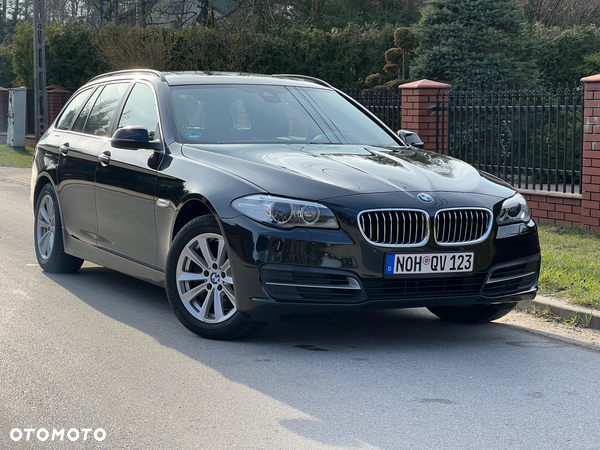 BMW Seria 5 525d xDrive Touring