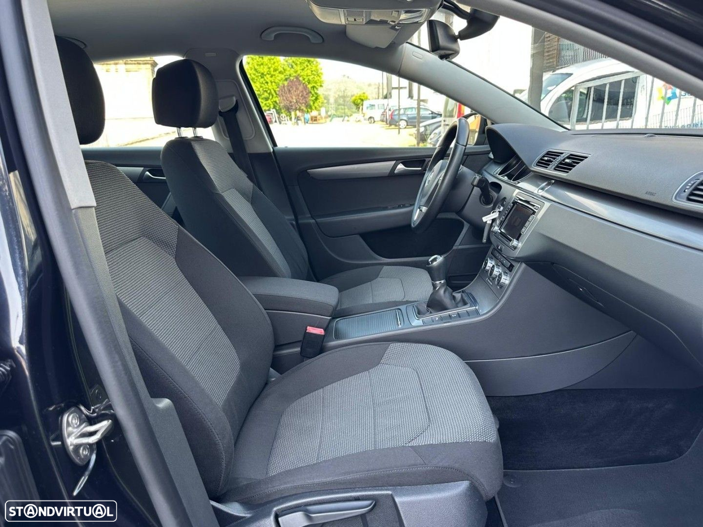 VW Passat 1.6 TDI BlueMotion - 13