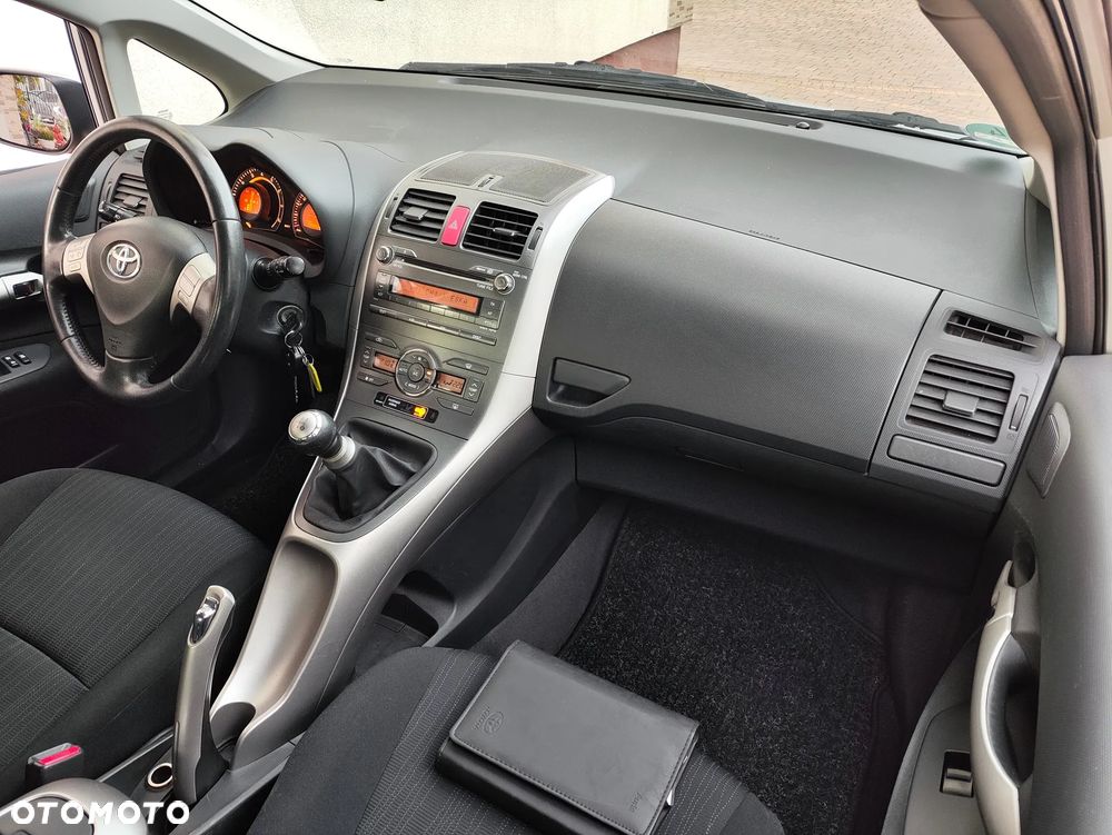 Toyota Auris 1.6 VVT-i Team - 18