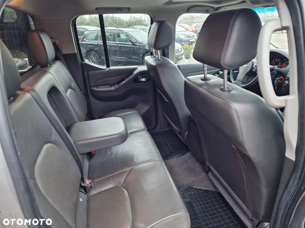 Nissan Navara 2.5 D FE - 12