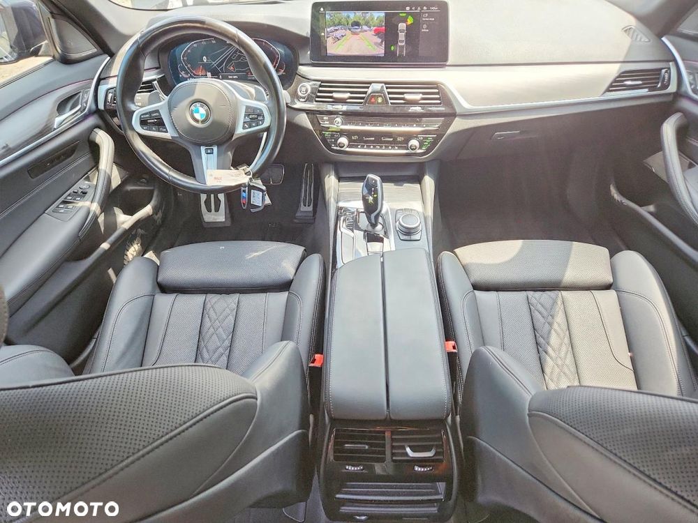 BMW Seria 5 530i xDrive M Sport Edition - 8