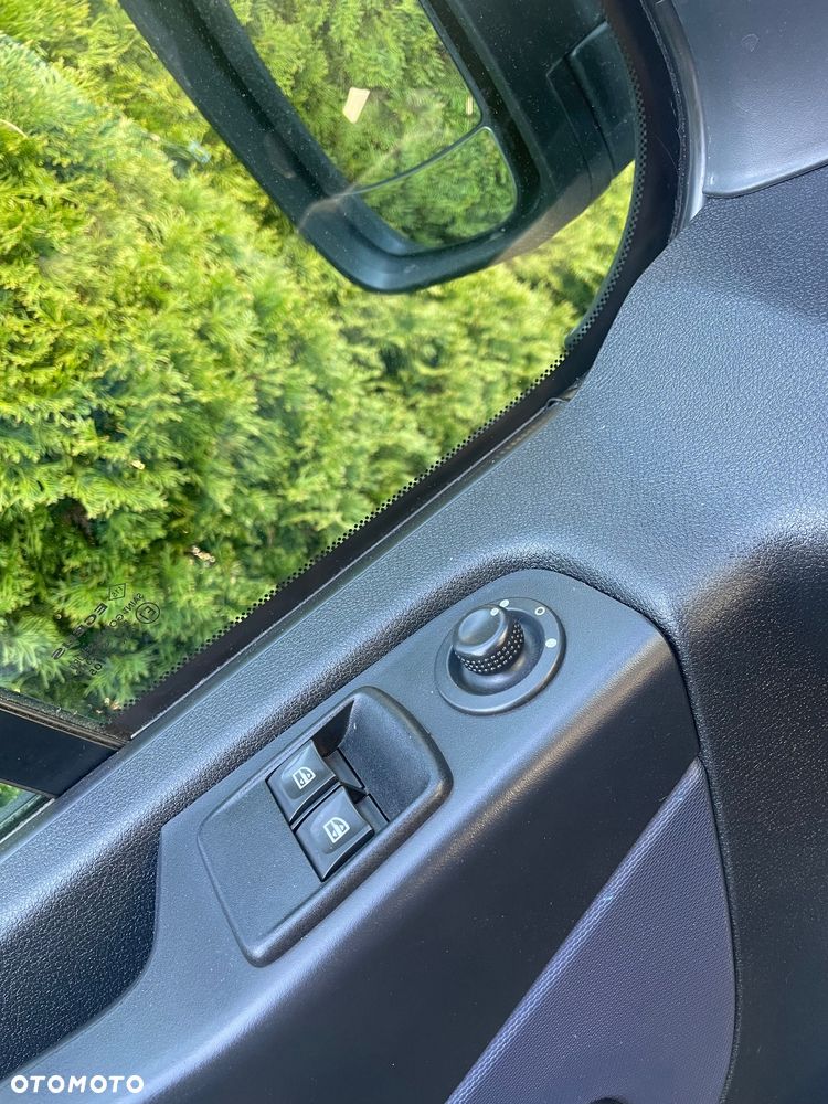 Opel Vivaro - 9