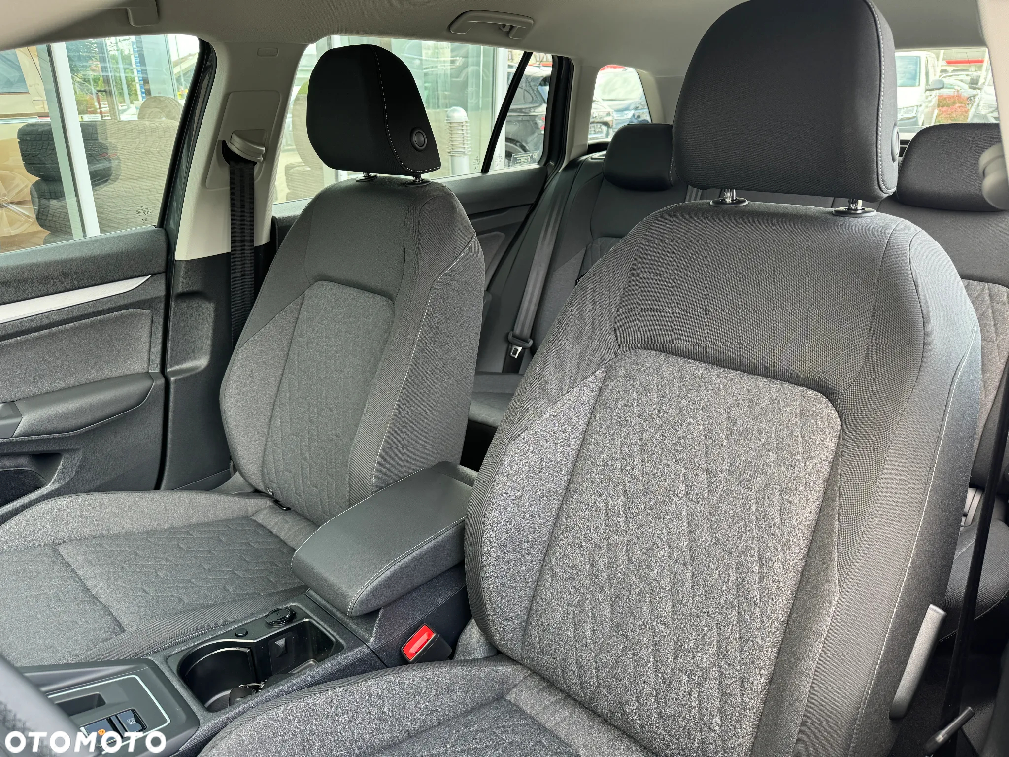 Volkswagen Golf - 11