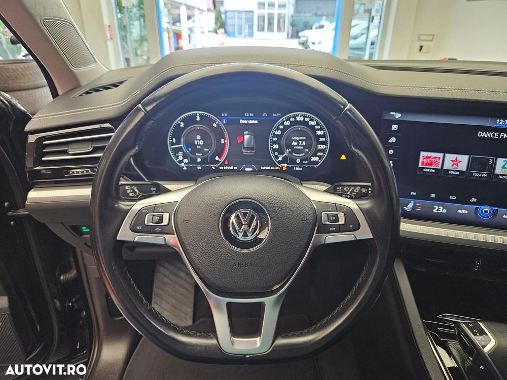 Volkswagen Touareg - 27