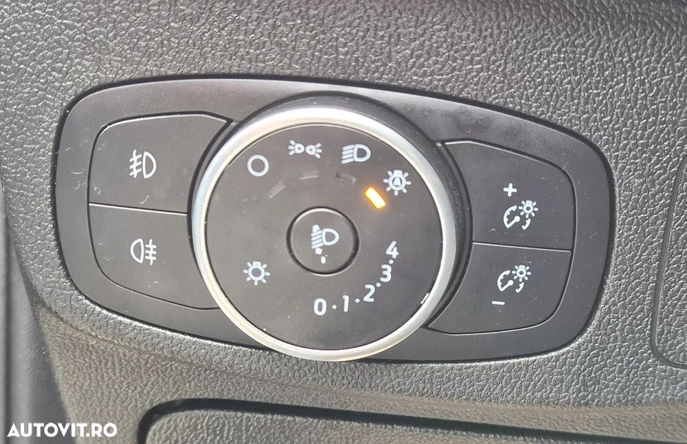 Ford Focus 1.5 EcoBlue Start-Stopp-System TITANIUM X - 18