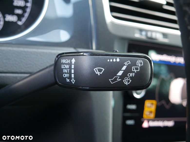 Volkswagen Golf Variant 1.5 TSI BMT Comfortline - 28