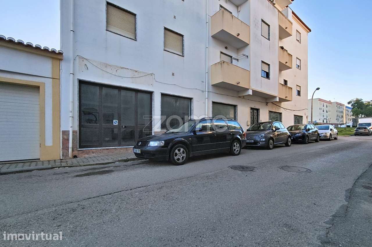 Loja no centro de São Bartolomeu de Messines com 216m2 - Grande imagem: 3/25