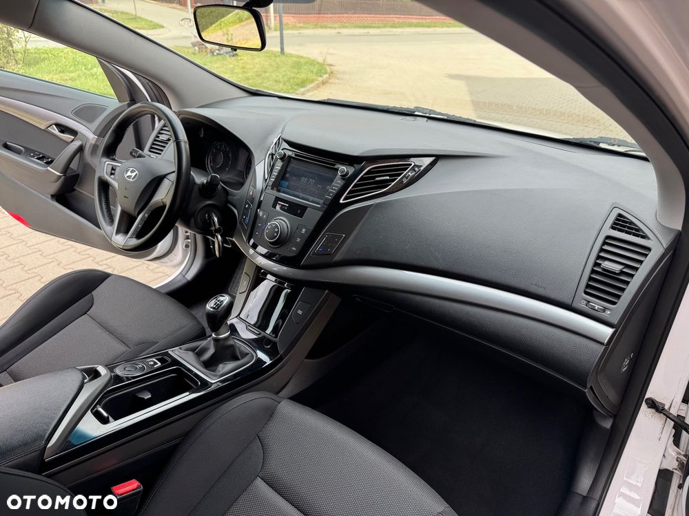 Hyundai i40 i40cw 1.6 Fifa World Cup Edition - 35
