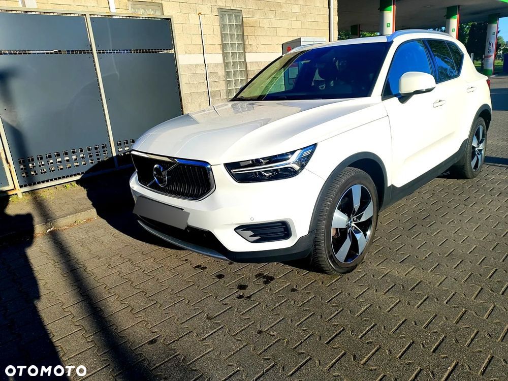 Volvo XC 40 D4 AWD Momentum - 1