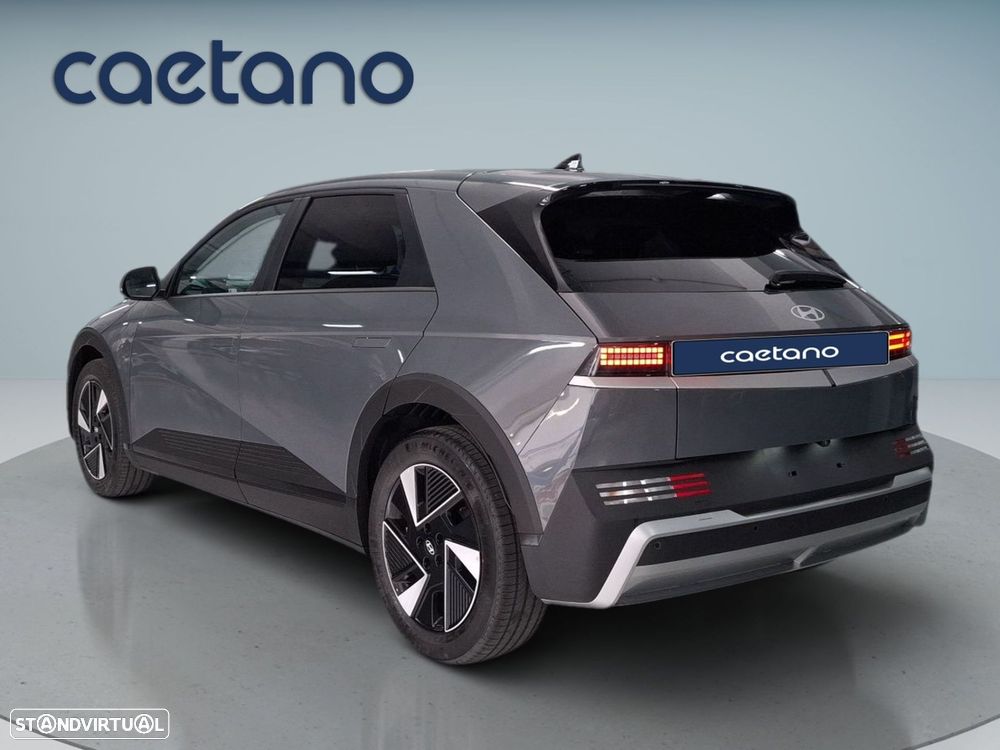 Hyundai IONIQ 84 kWh Premium Plus — fotografia 6