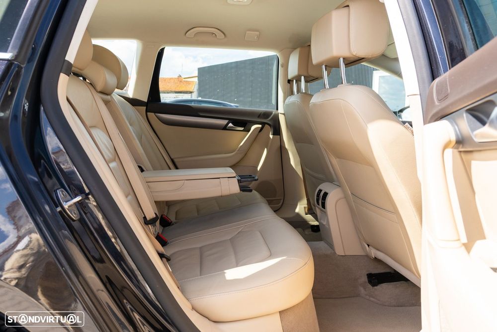 VW Passat Variant 2.0 TDI Highline - 12