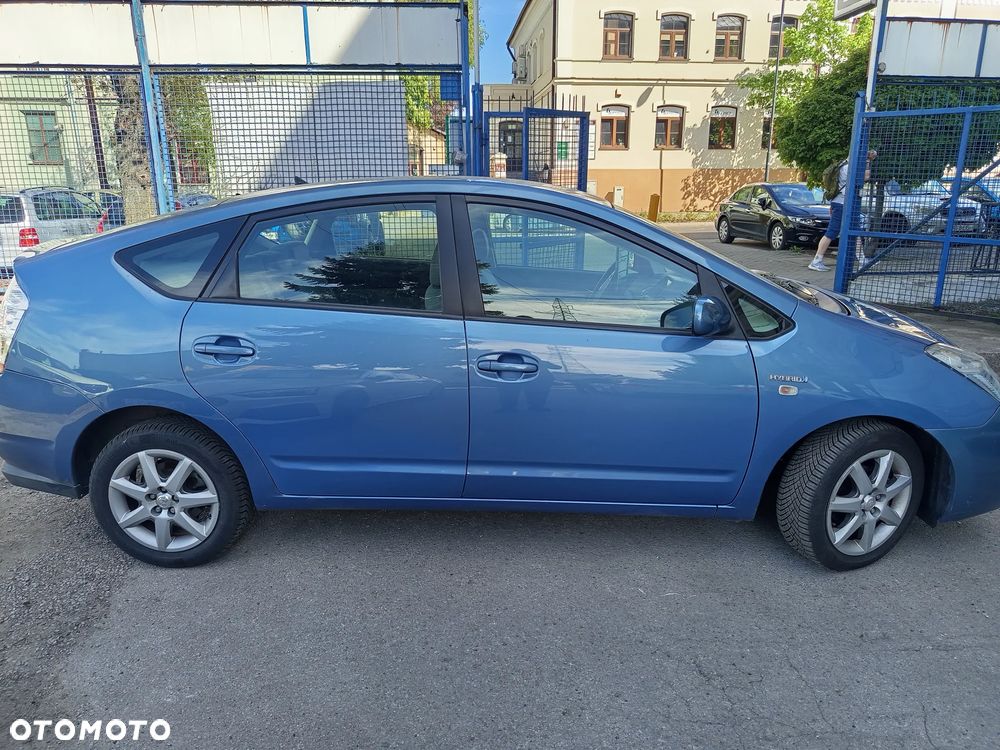 Toyota Prius 1.5 VVT-i Sol - 2