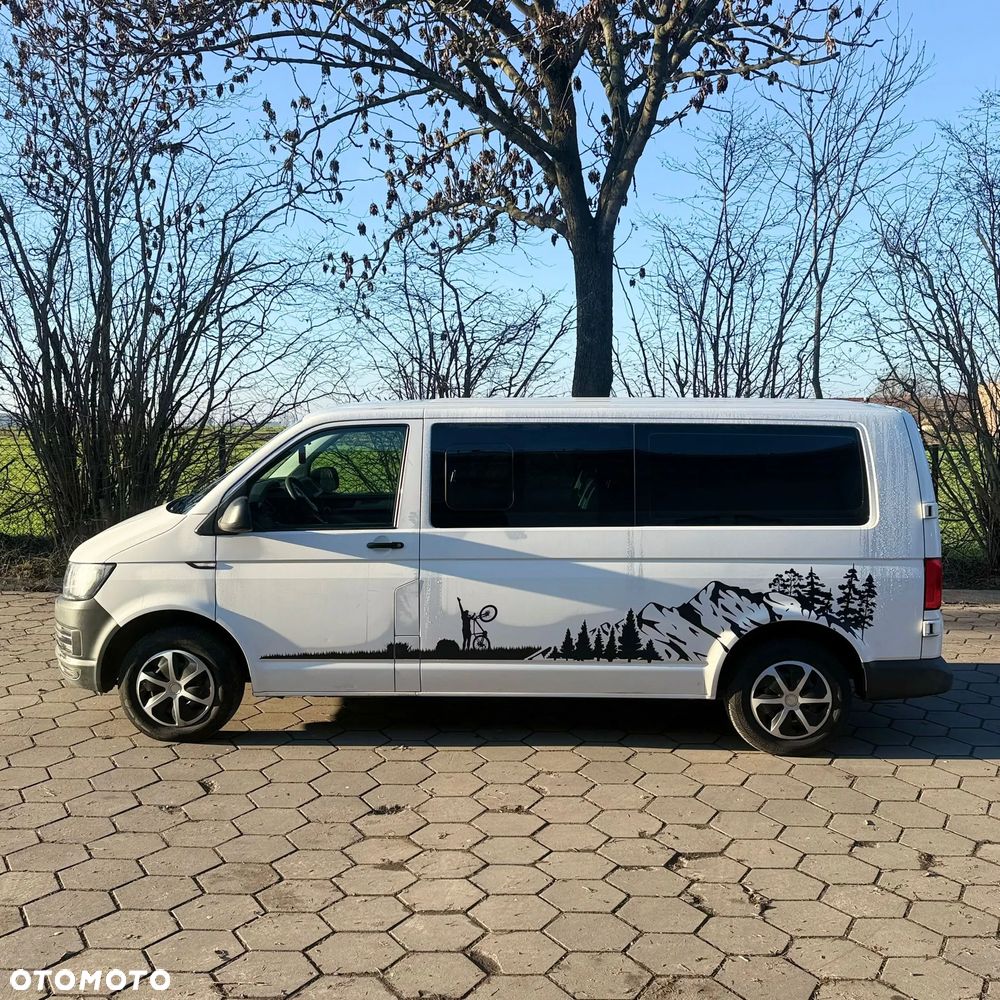 Volkswagen Multivan - 1