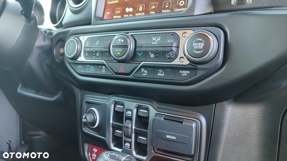 Jeep Wrangler - 16