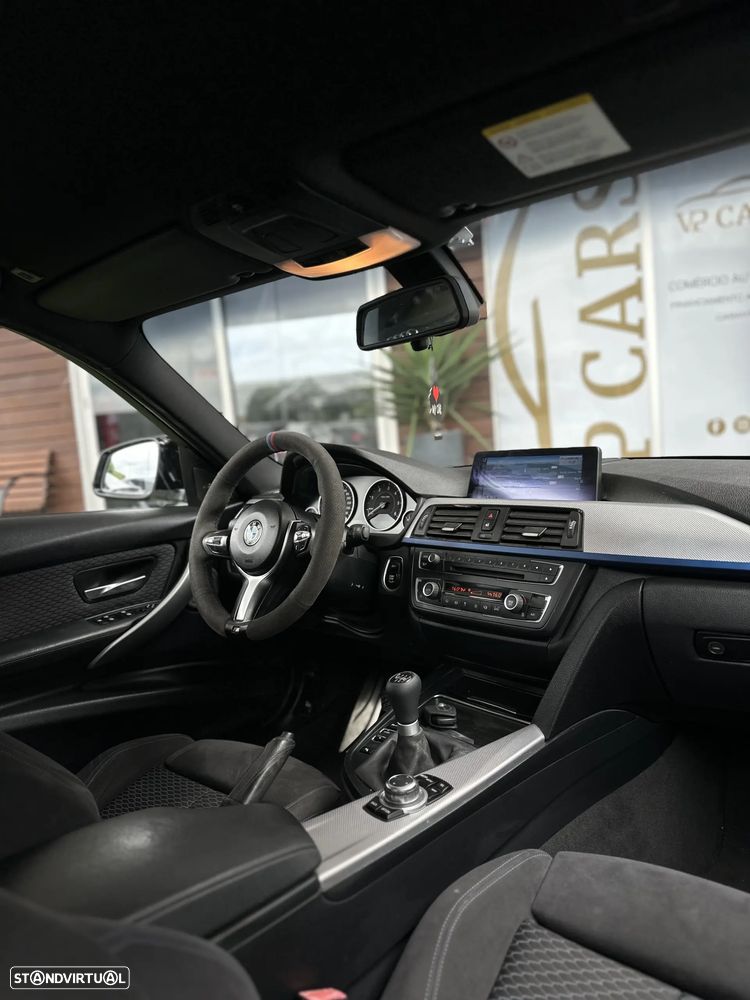 BMW 318 d Pack M - 25