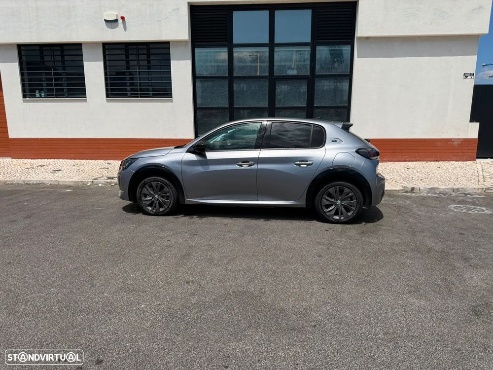 Peugeot e-208 Allure - 3