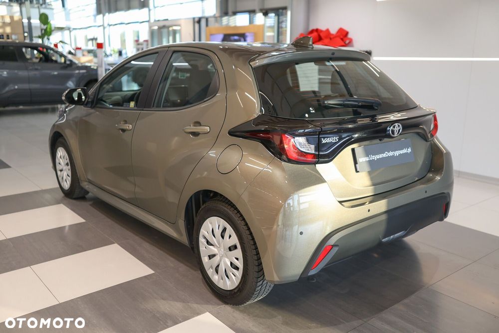 Toyota Yaris - 4