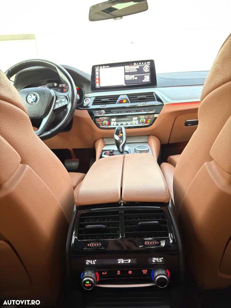 BMW Seria 5 530d xDrive AT MHEV - 21
