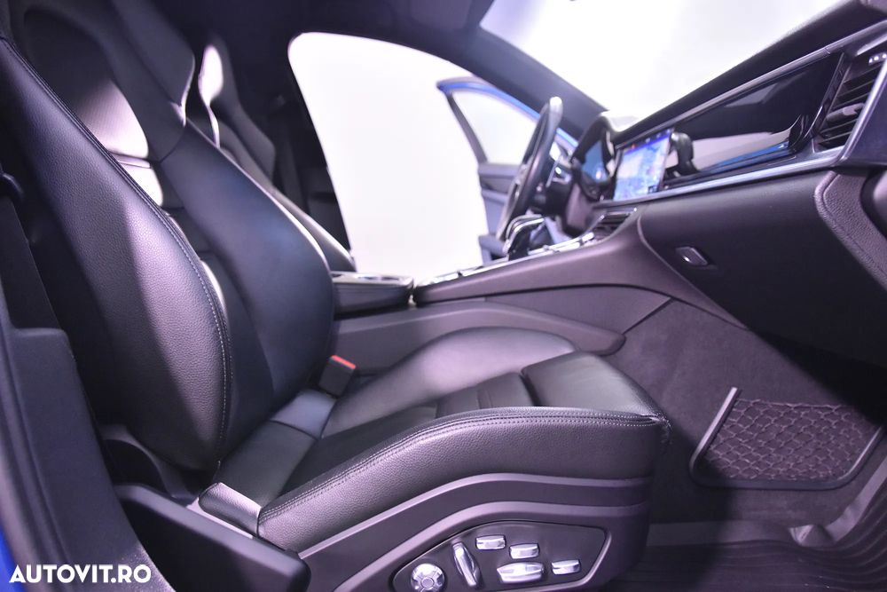 Porsche Panamera 4 E-Hybrid - 11