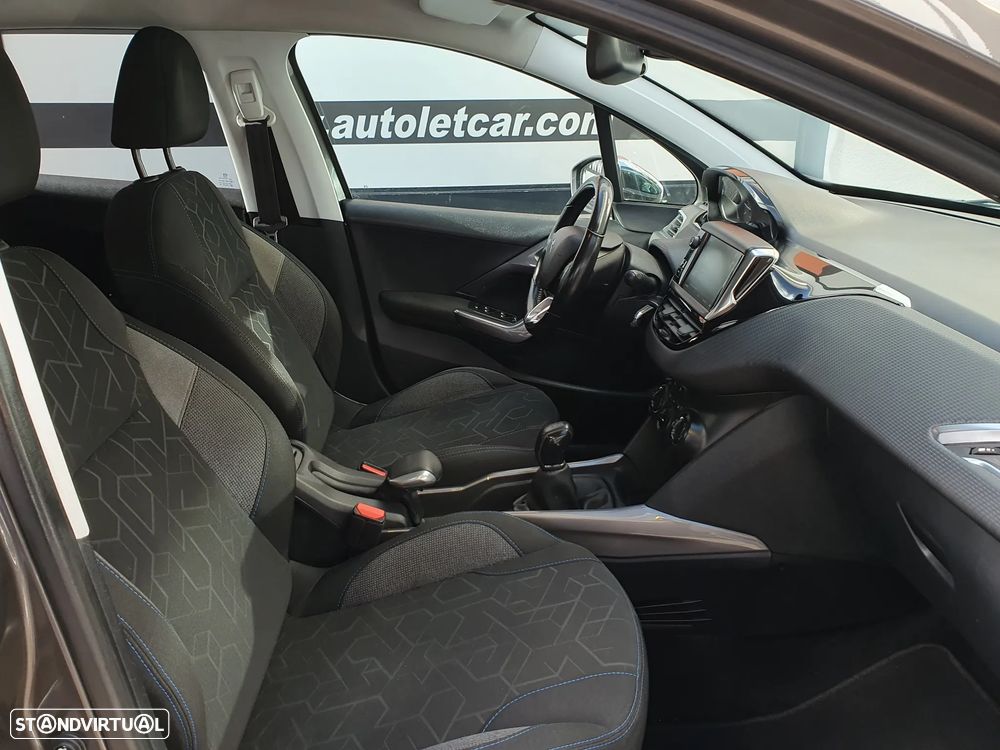 Peugeot 2008 1.6 BlueHDi Style - 4