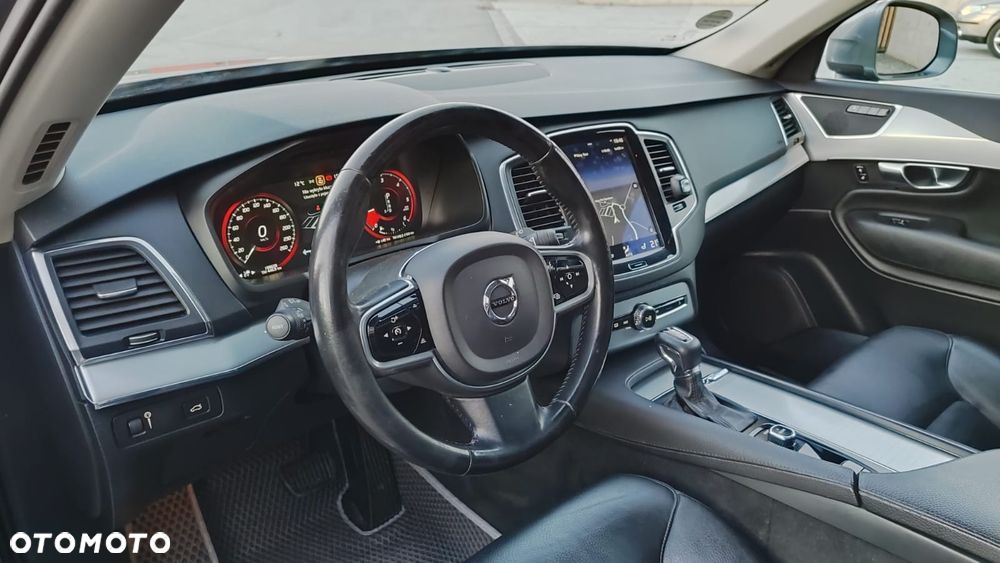 Volvo XC 90 D5 AWD Momentum - 21