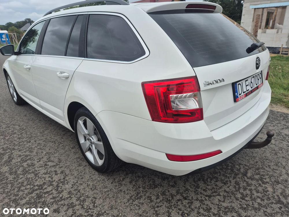 Skoda Octavia 1.6 TDI DPF DSG Elegance - 5