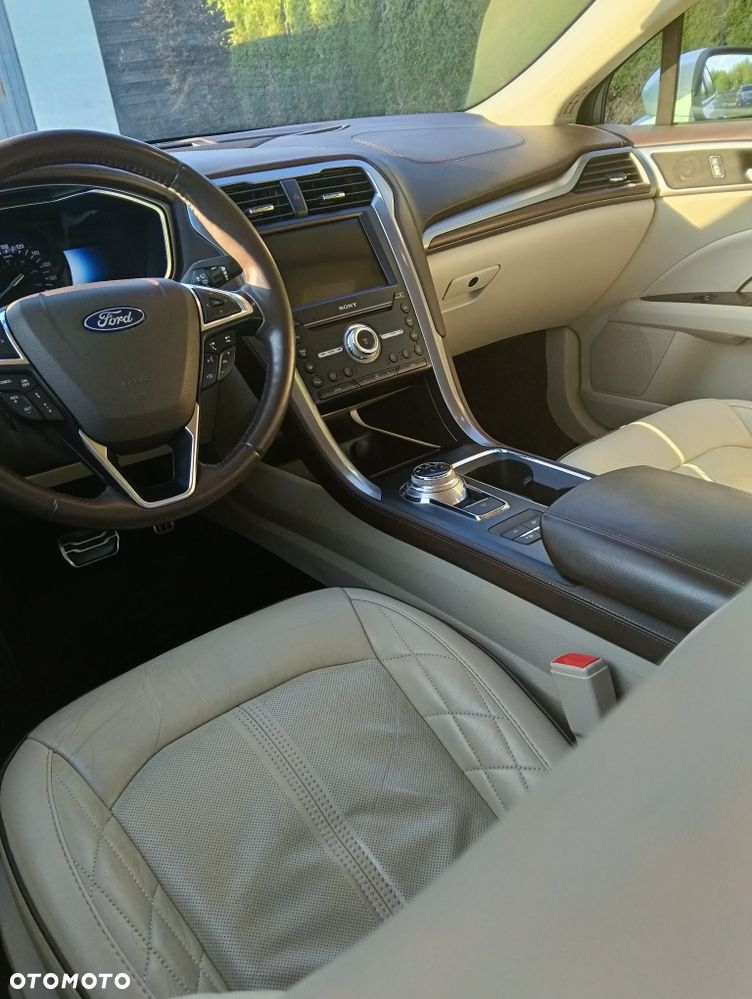 Ford Fusion - 6