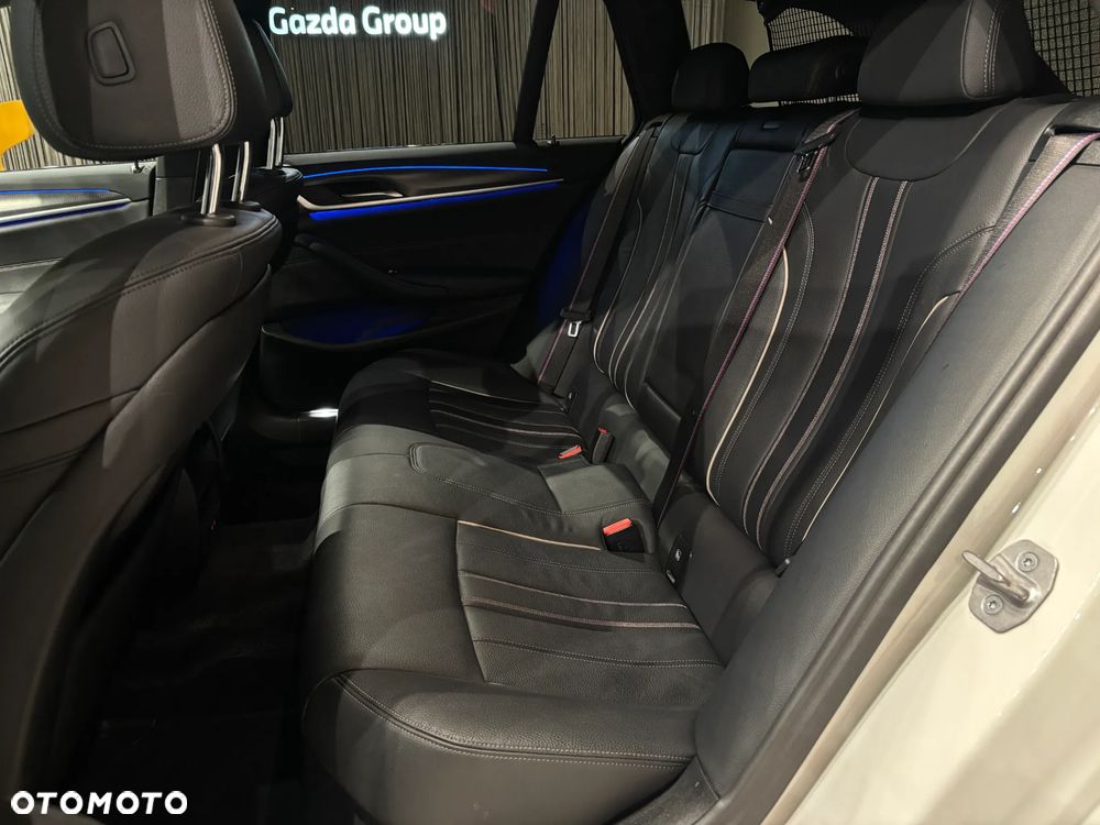 BMW Seria 5 520d mHEV - 23