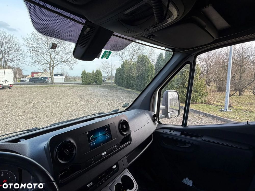 Mercedes-Benz SPRINTER - 15