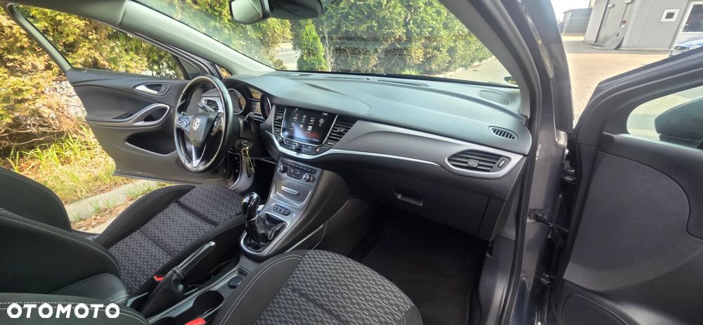 Opel Astra 1.6 D Start/Stop Dynamic - 37