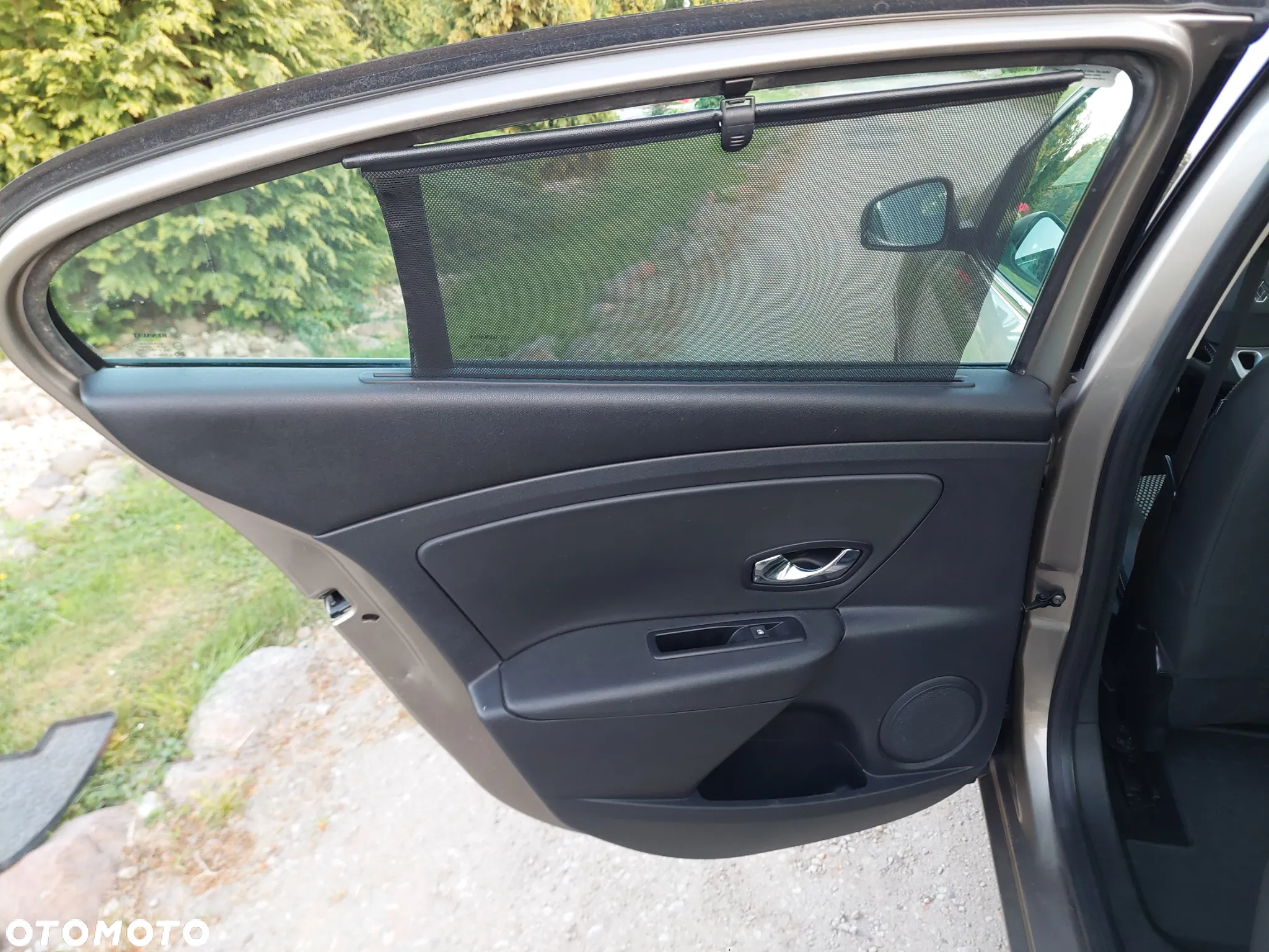 Renault Fluence 1.6 16V Techno Feel - 13