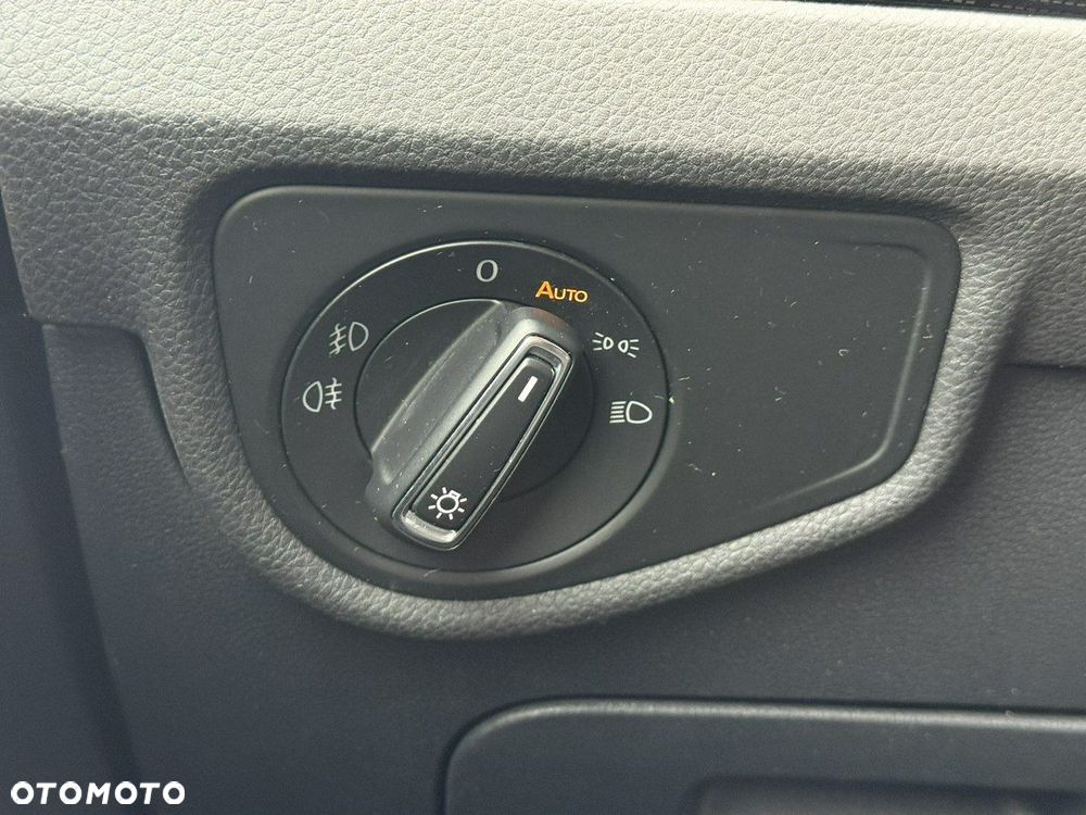 Volkswagen Touran 1.4 TSI (BlueMotion Technology) SOUND - 26