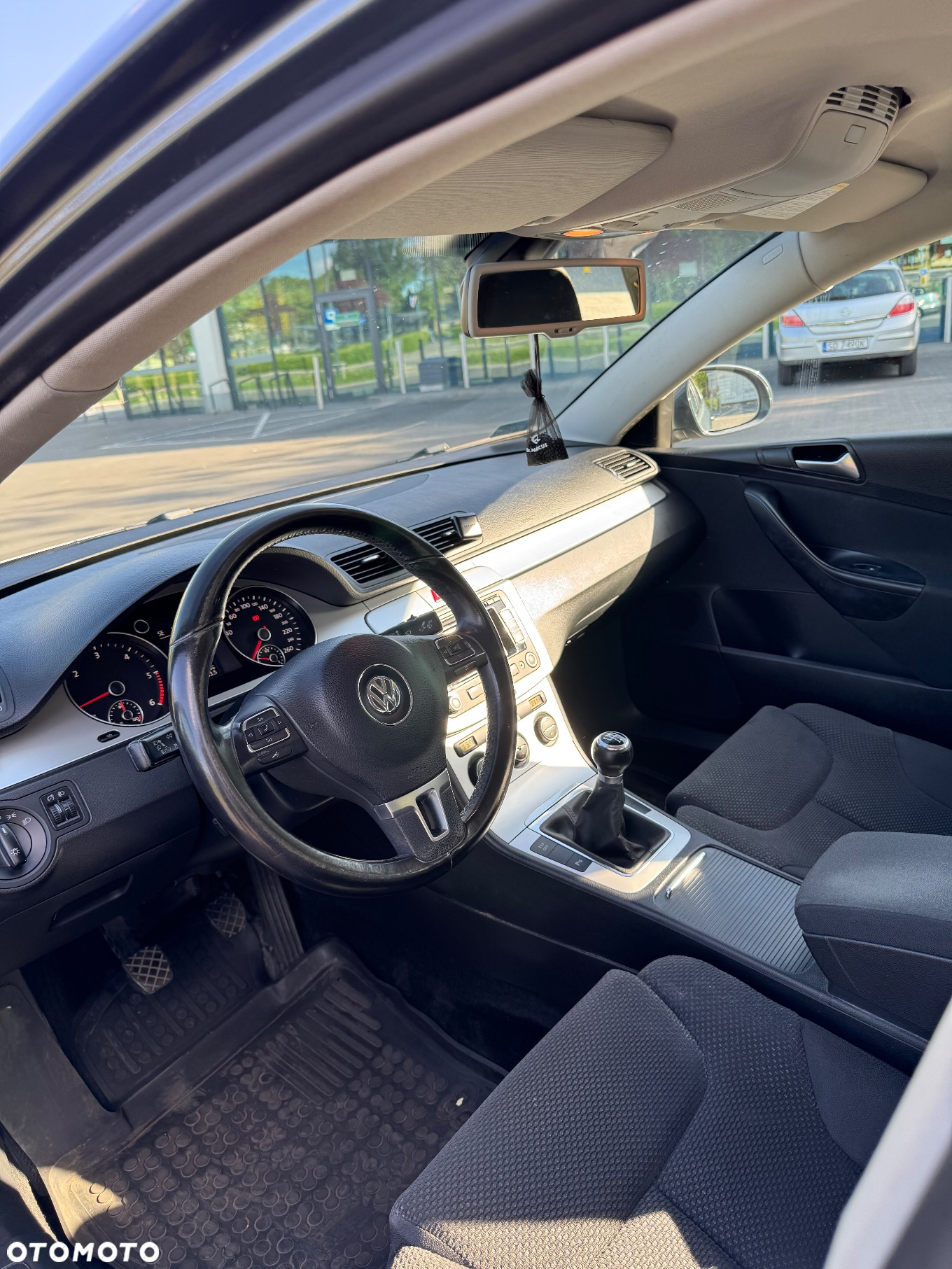 Volkswagen Passat 2.0 TDI DPF Comfortline - 13