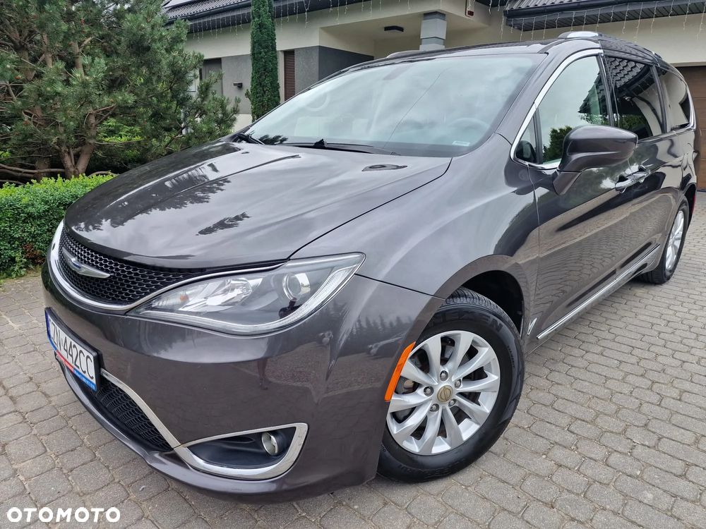 Chrysler Pacifica - 31