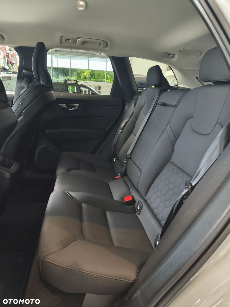 Volvo XC 60 B5 B AWD Plus Dark - 10