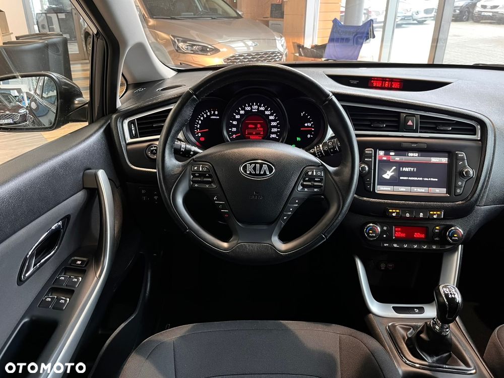 Kia Ceed - 14