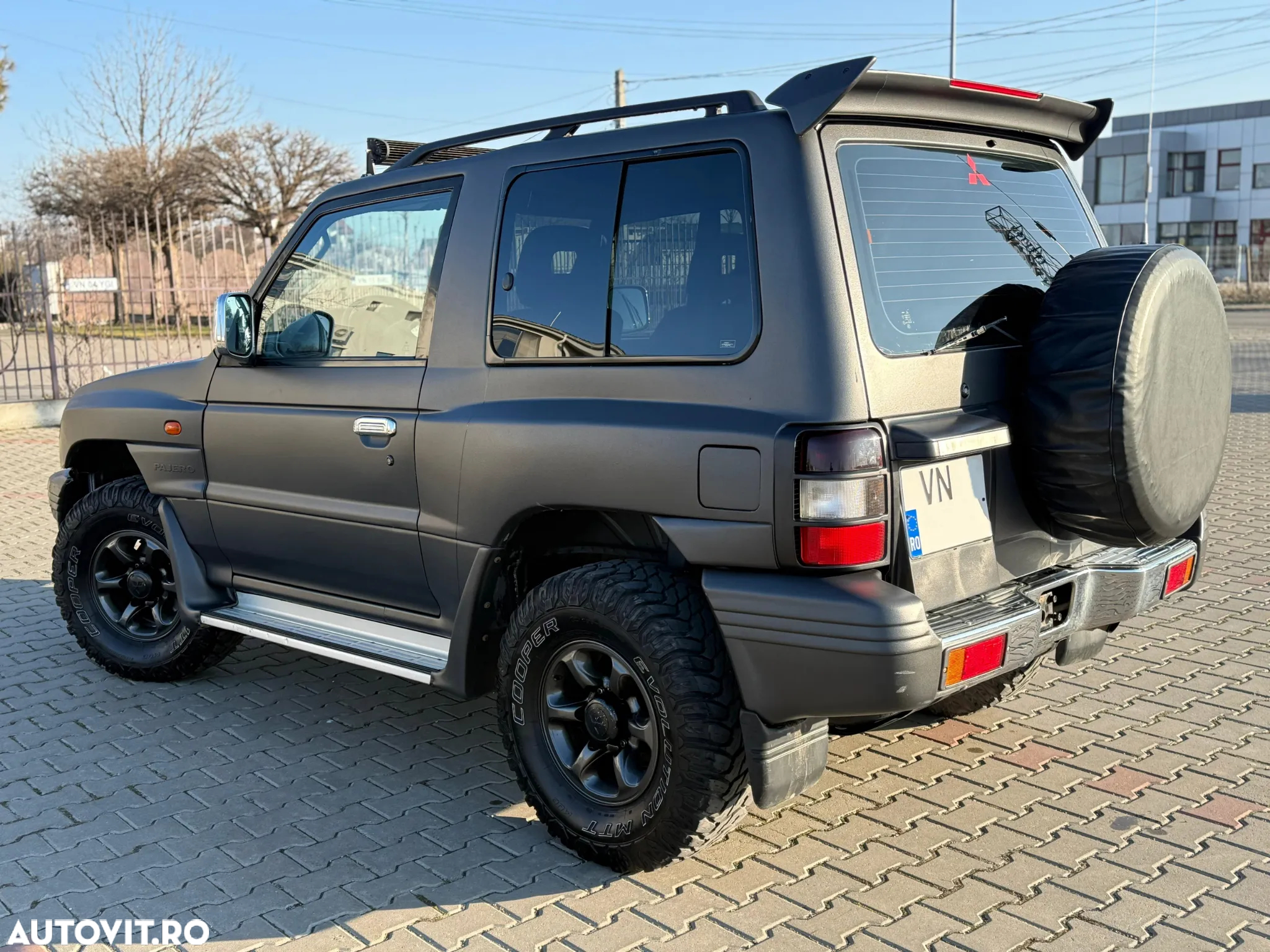Mitsubishi Pajero - 19