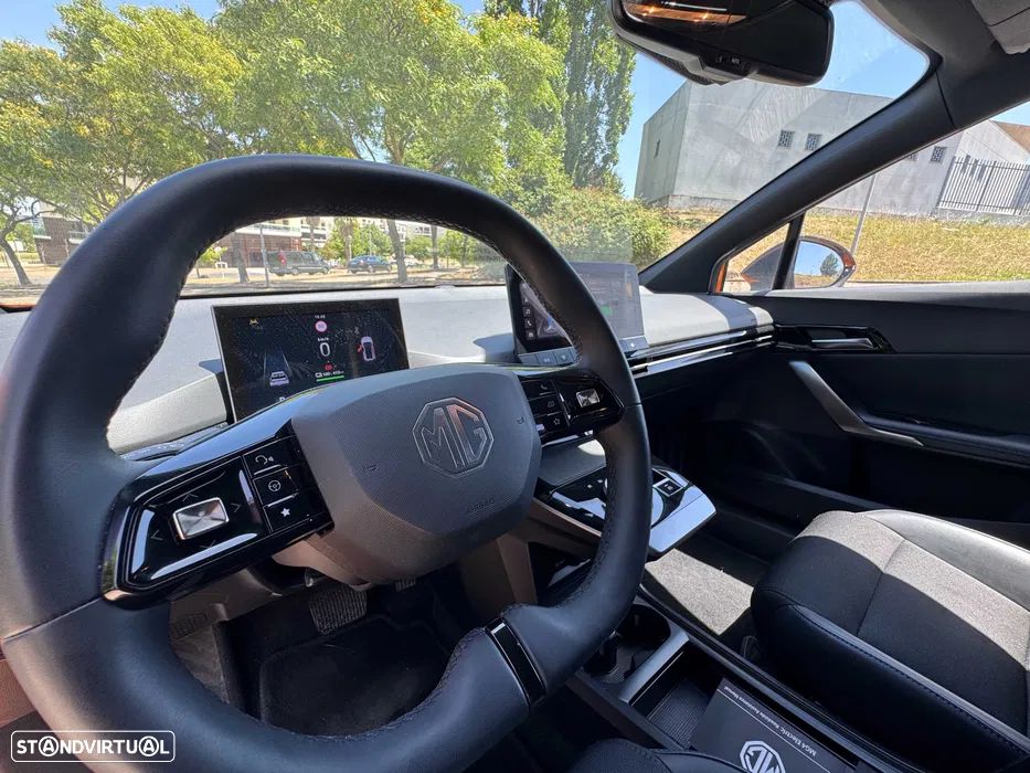 MG MG4 64 kWh Luxury - 7