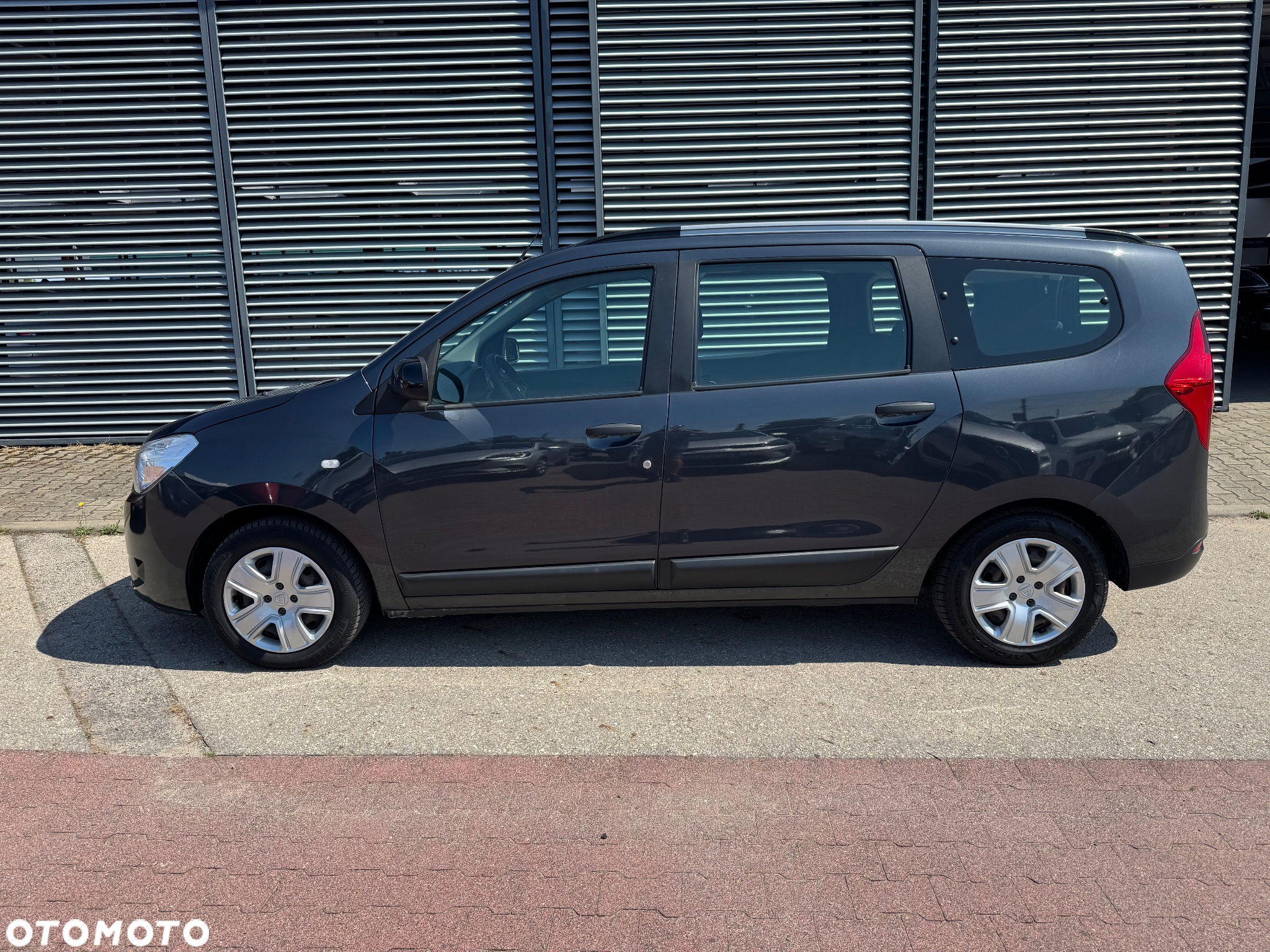 Dacia Lodgy 1.3 TCe Laureate S&S - 3