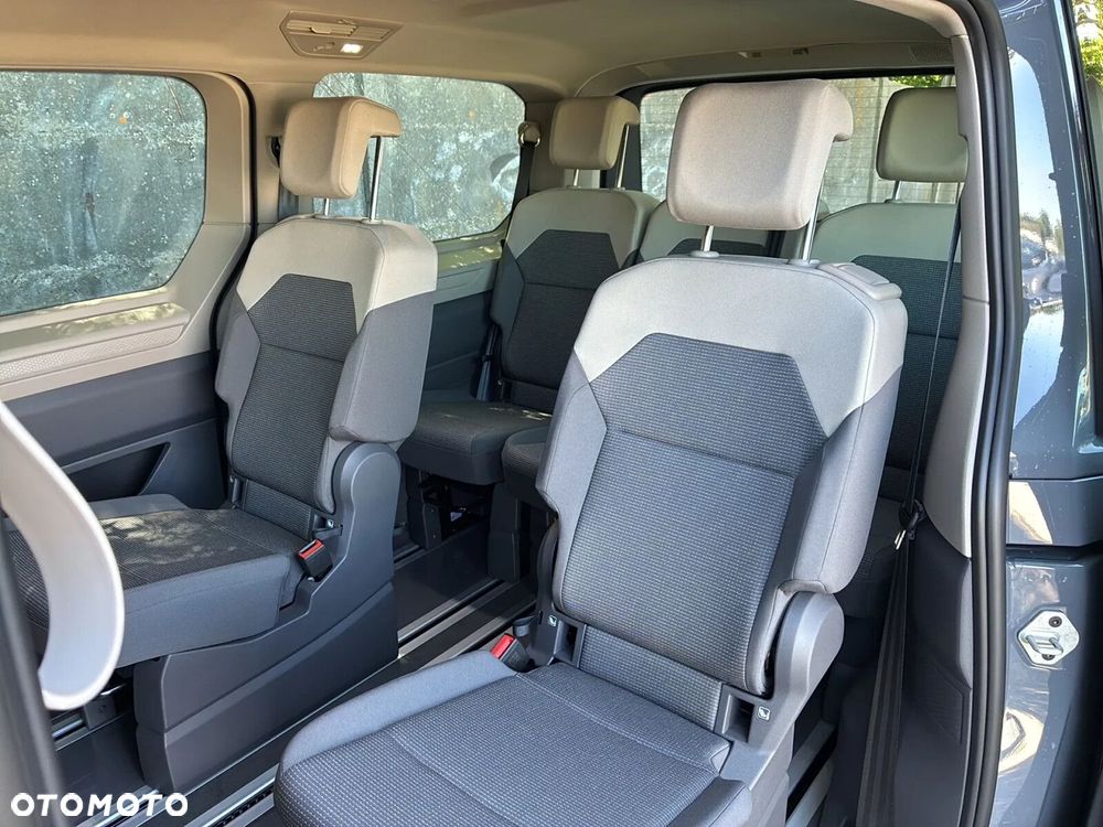 Volkswagen Multivan - 16