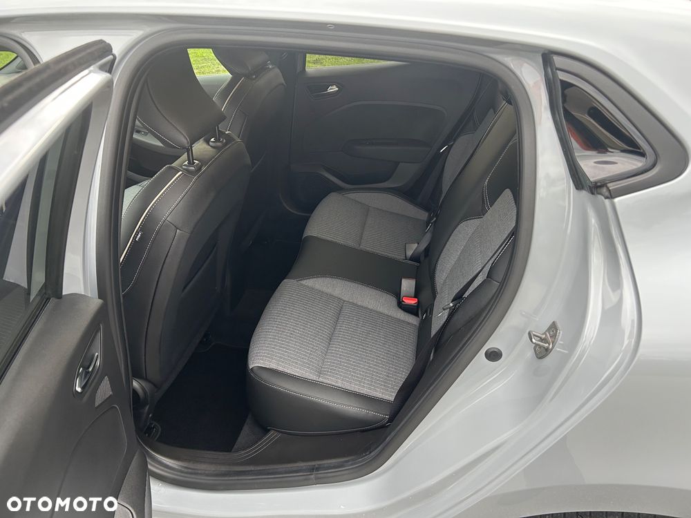 Renault Clio - 8