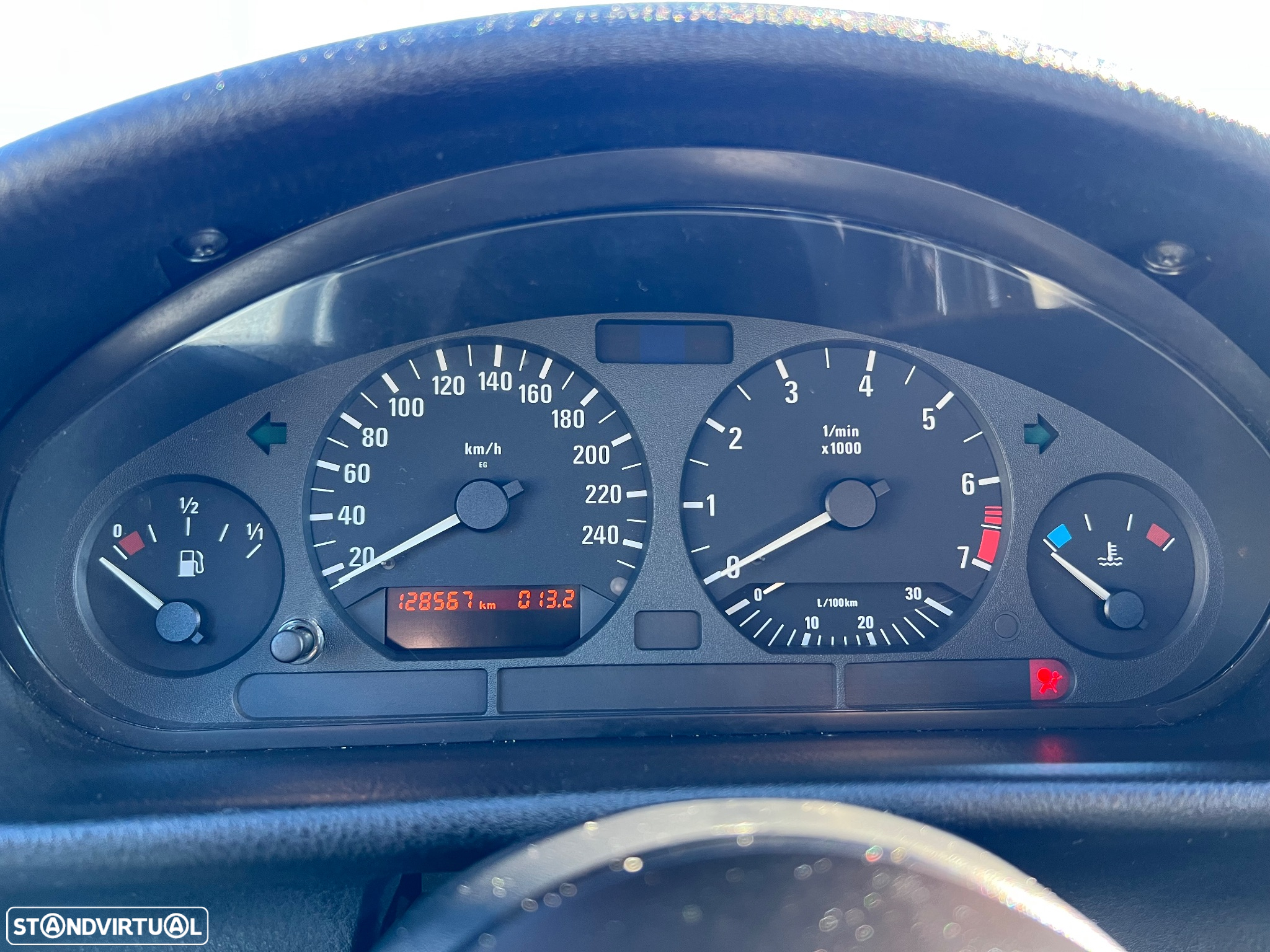 BMW 328 i Touring Sport - 10
