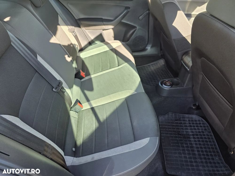 Skoda RAPID Spaceback 1.4 TSI DSG Style - 8