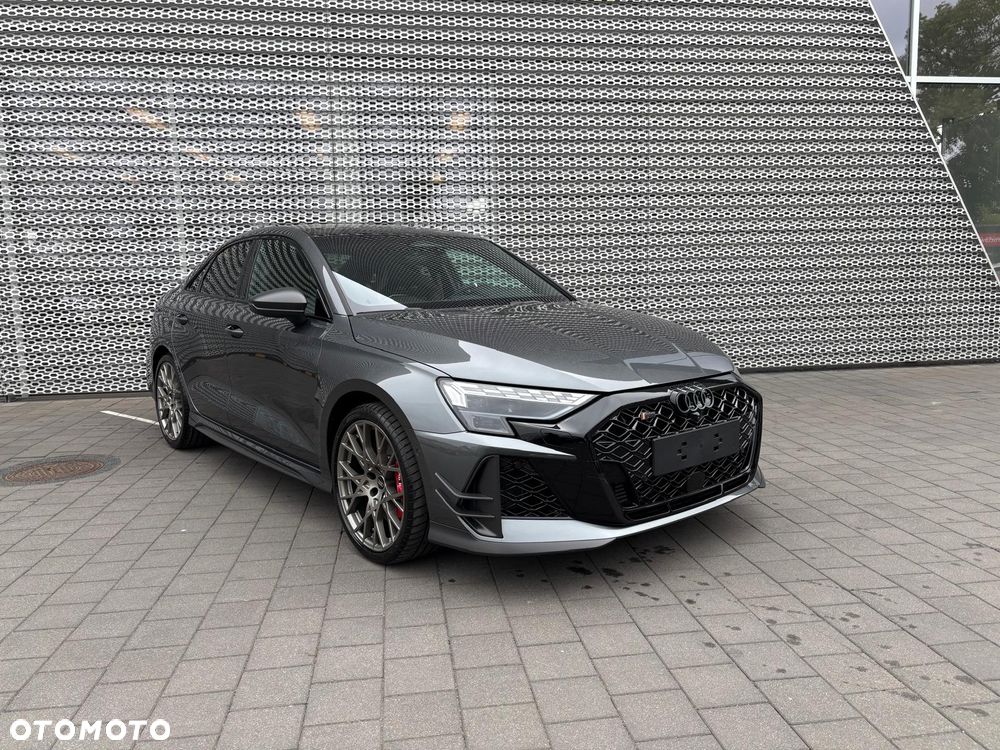 Audi RS3 Limousine - 2