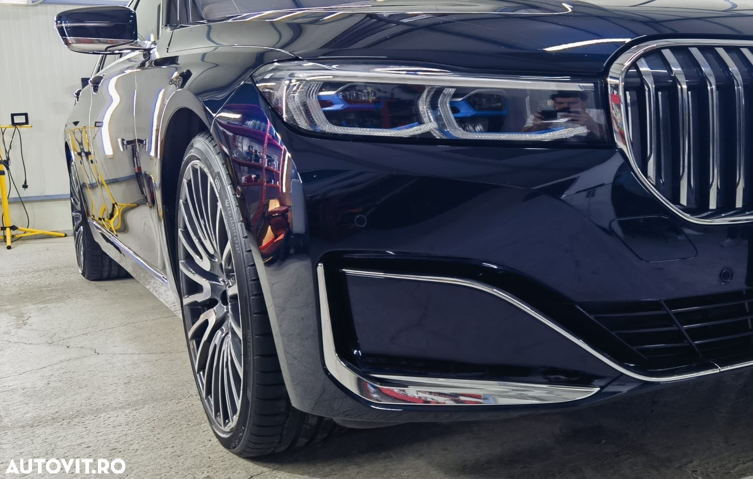 BMW Seria 7 740i - 8
