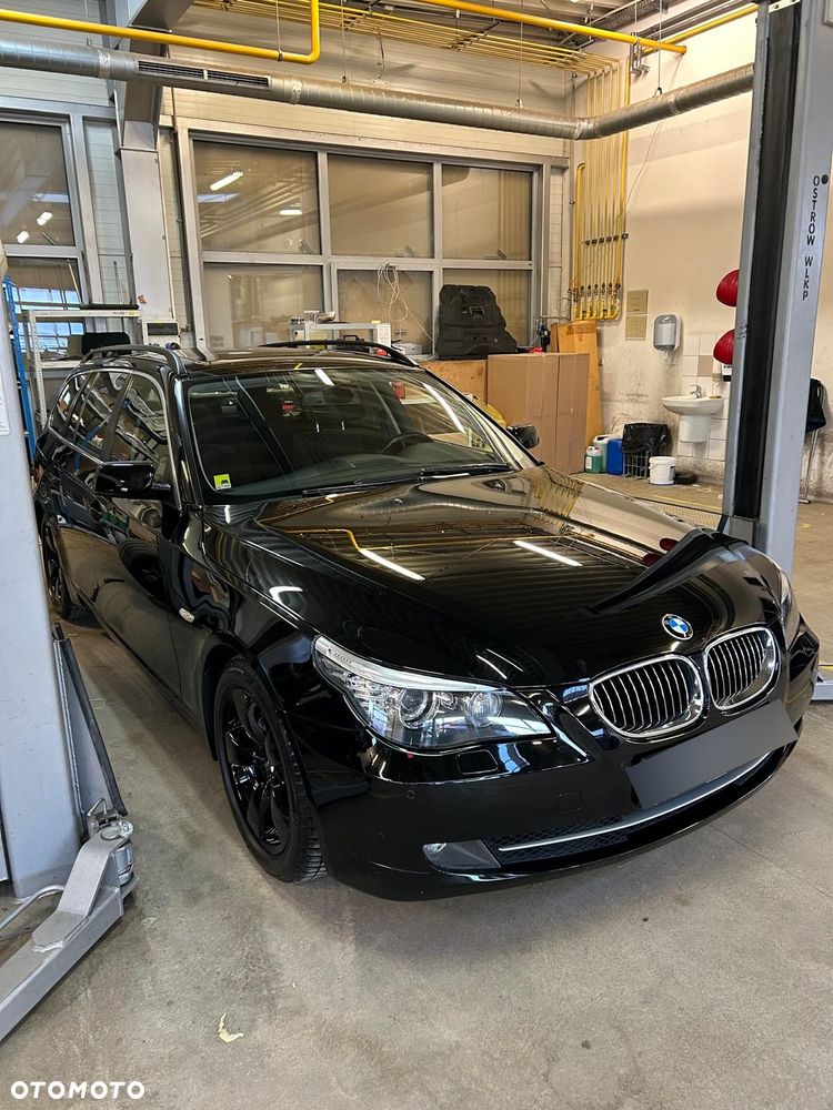 BMW Seria 5 525d - 1
