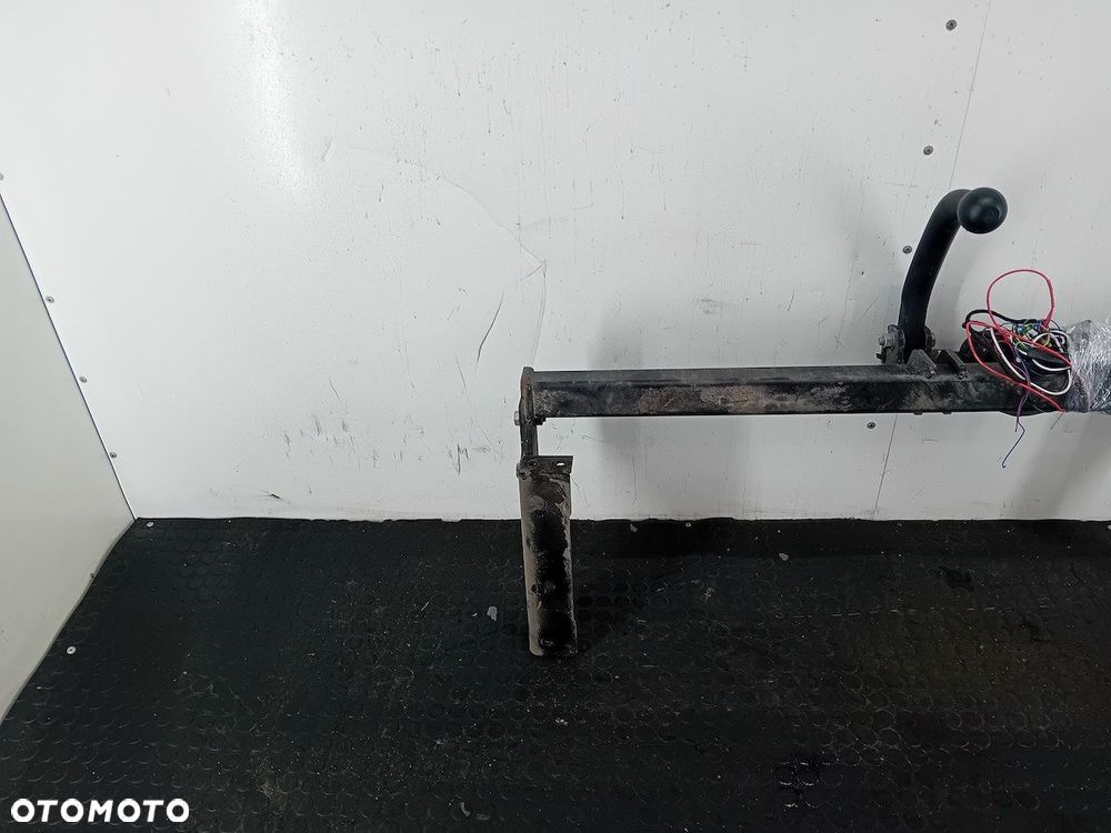 HAK HOLOWNICZY PEUGEOT 308 I HATCHBACK - 8