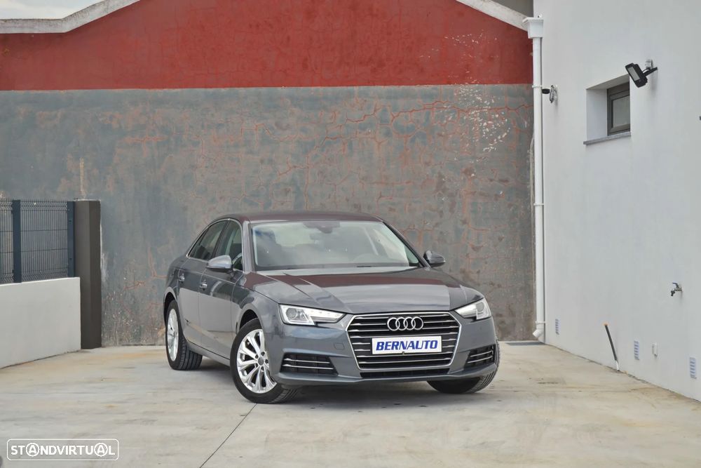 Audi A4 2.0 TDI Design - 1